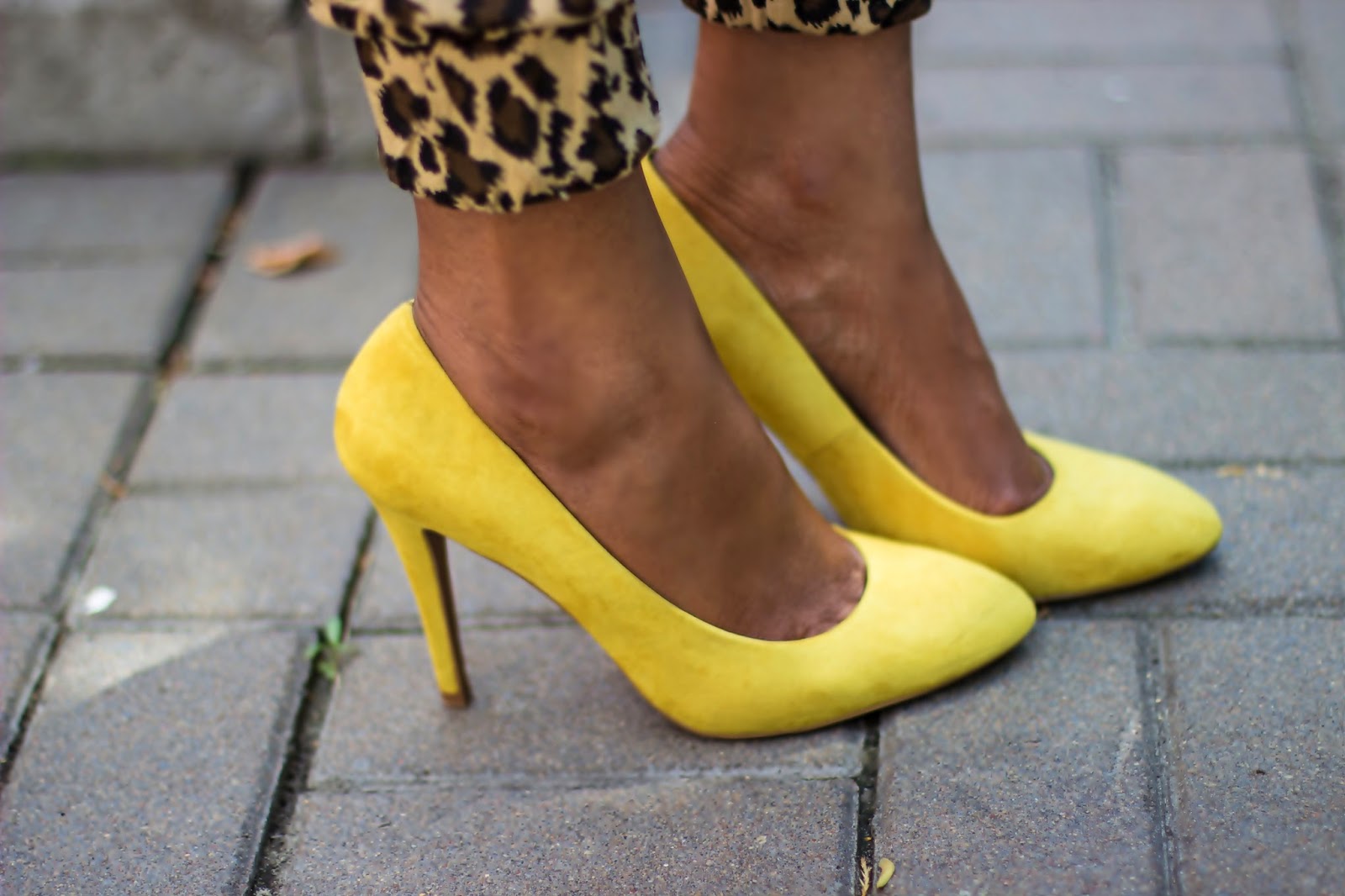 Yellow court heels