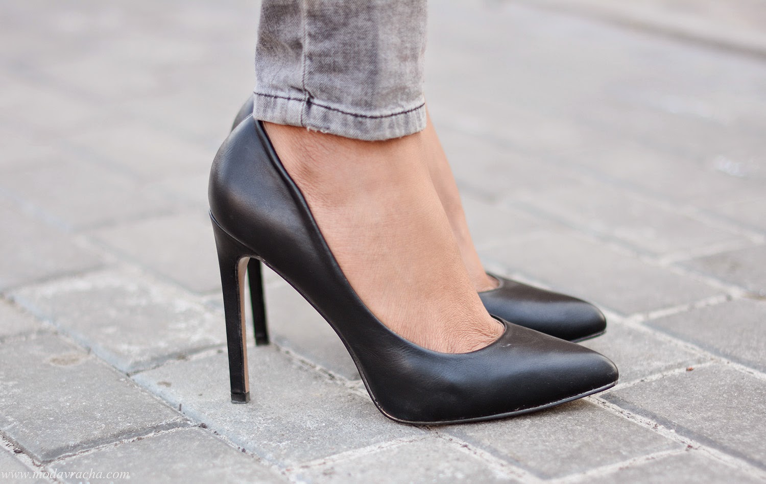 Black court heels