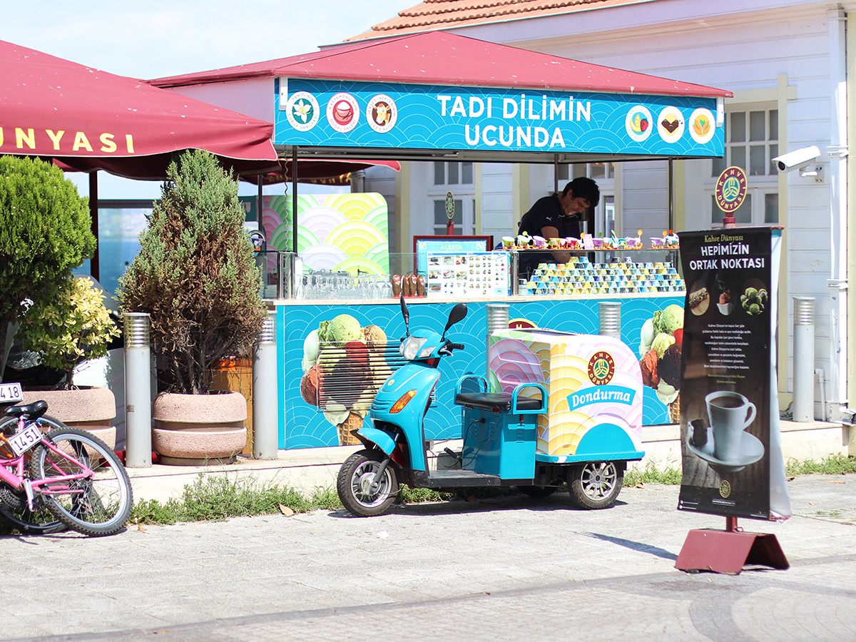 ice cream seller buyukada