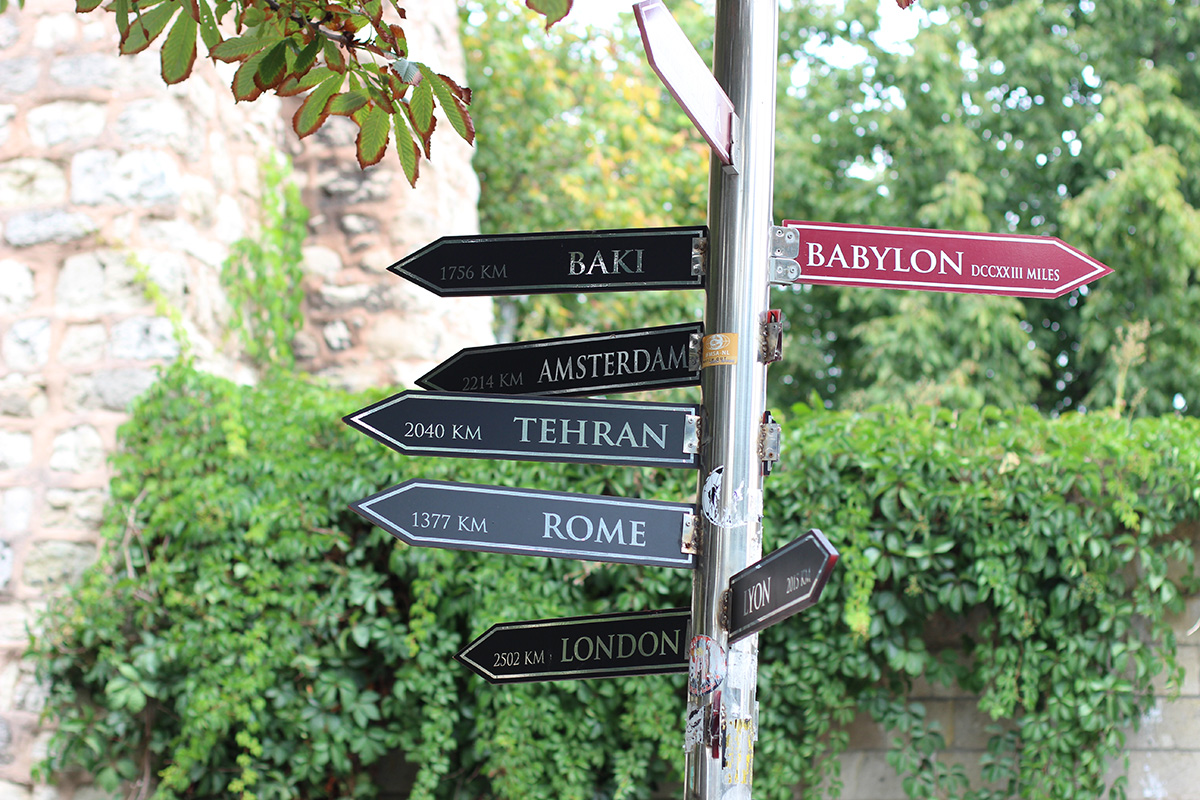 Road-signs-near-hagia-sophia-Istanbul