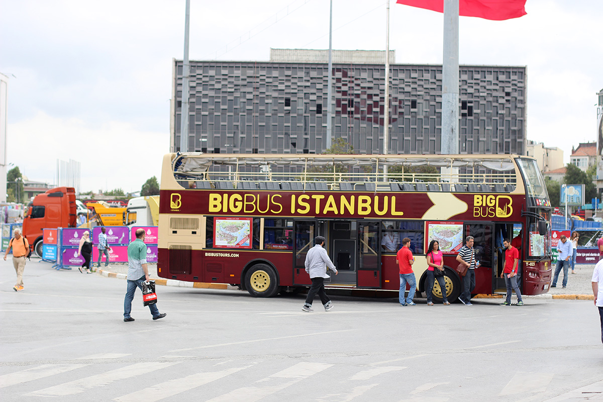 big-bus-tour-bus-at-taksim-square