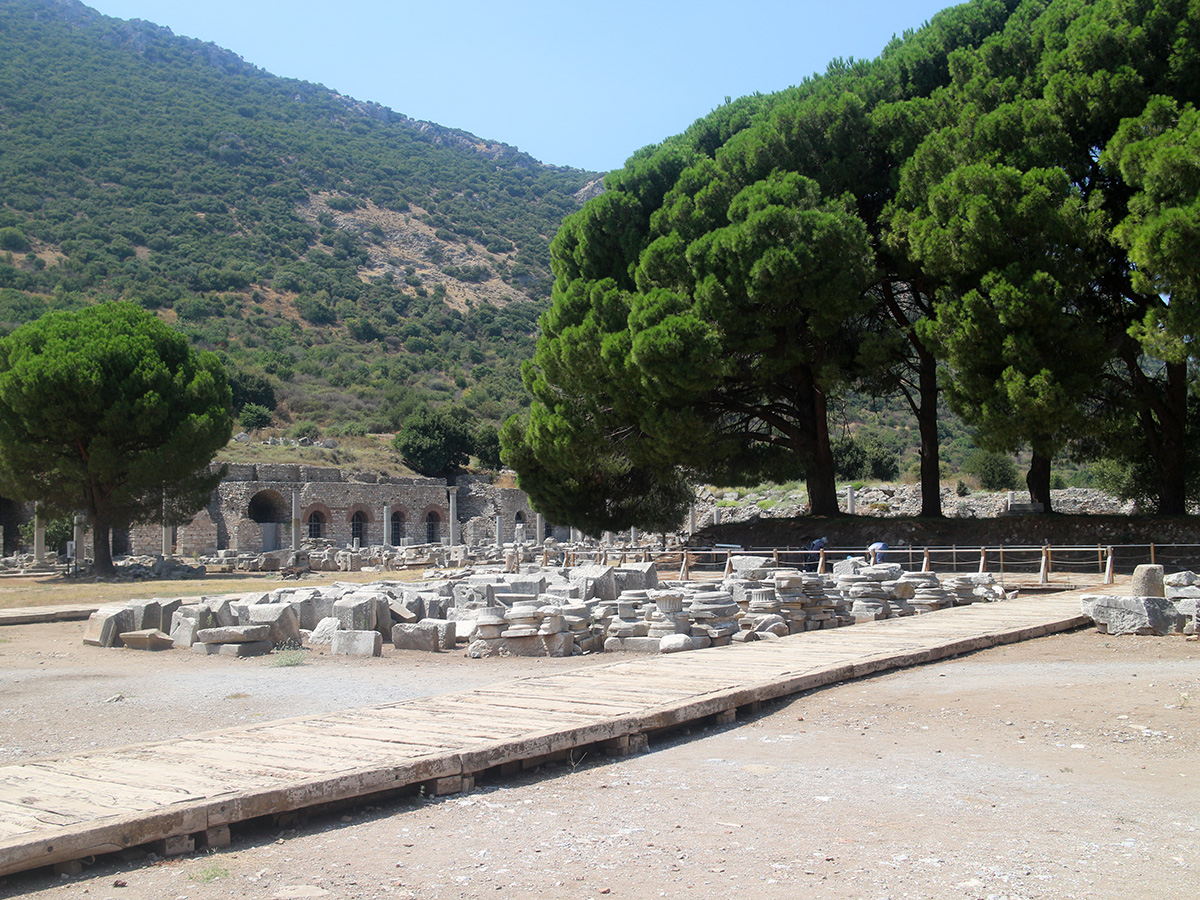 commercial-agora-in-ephesus