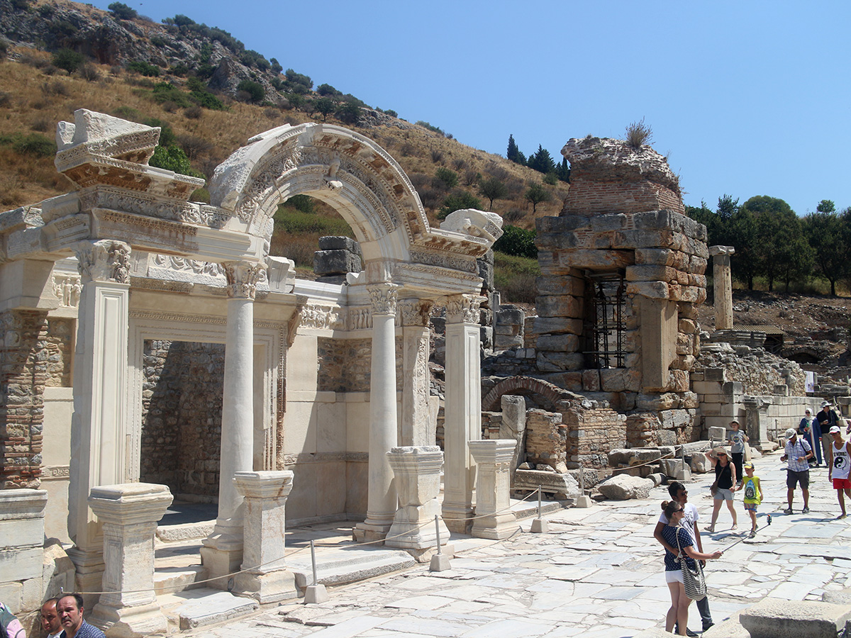 hadrian-temple-in-ephesus