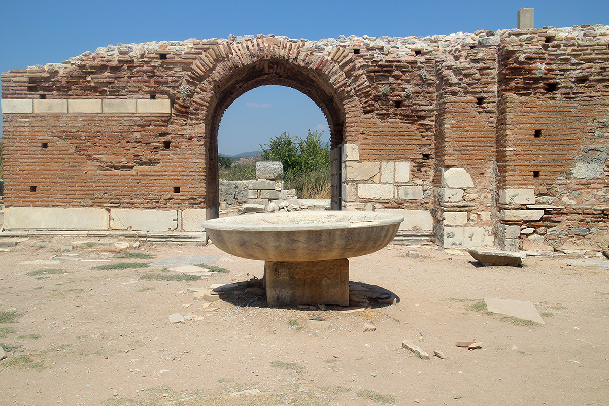 insde-the-church-of-mary-ephesus