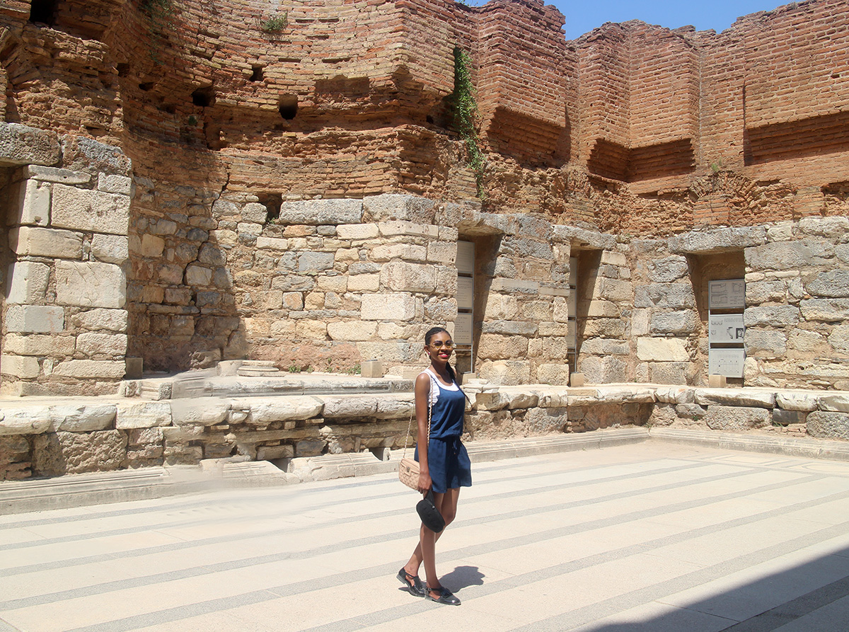 inside-library-of-celsus