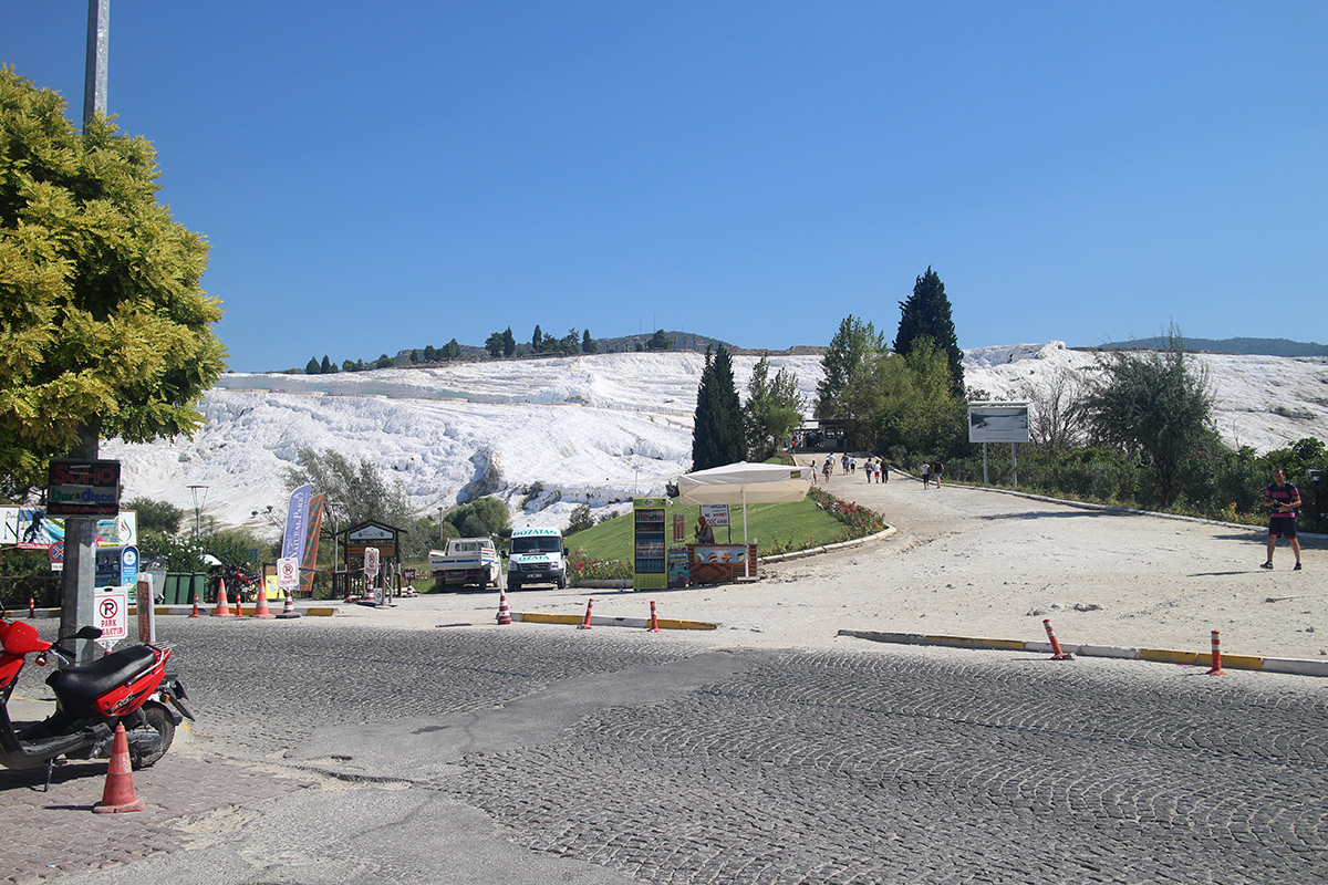 entance of the pamukkale site