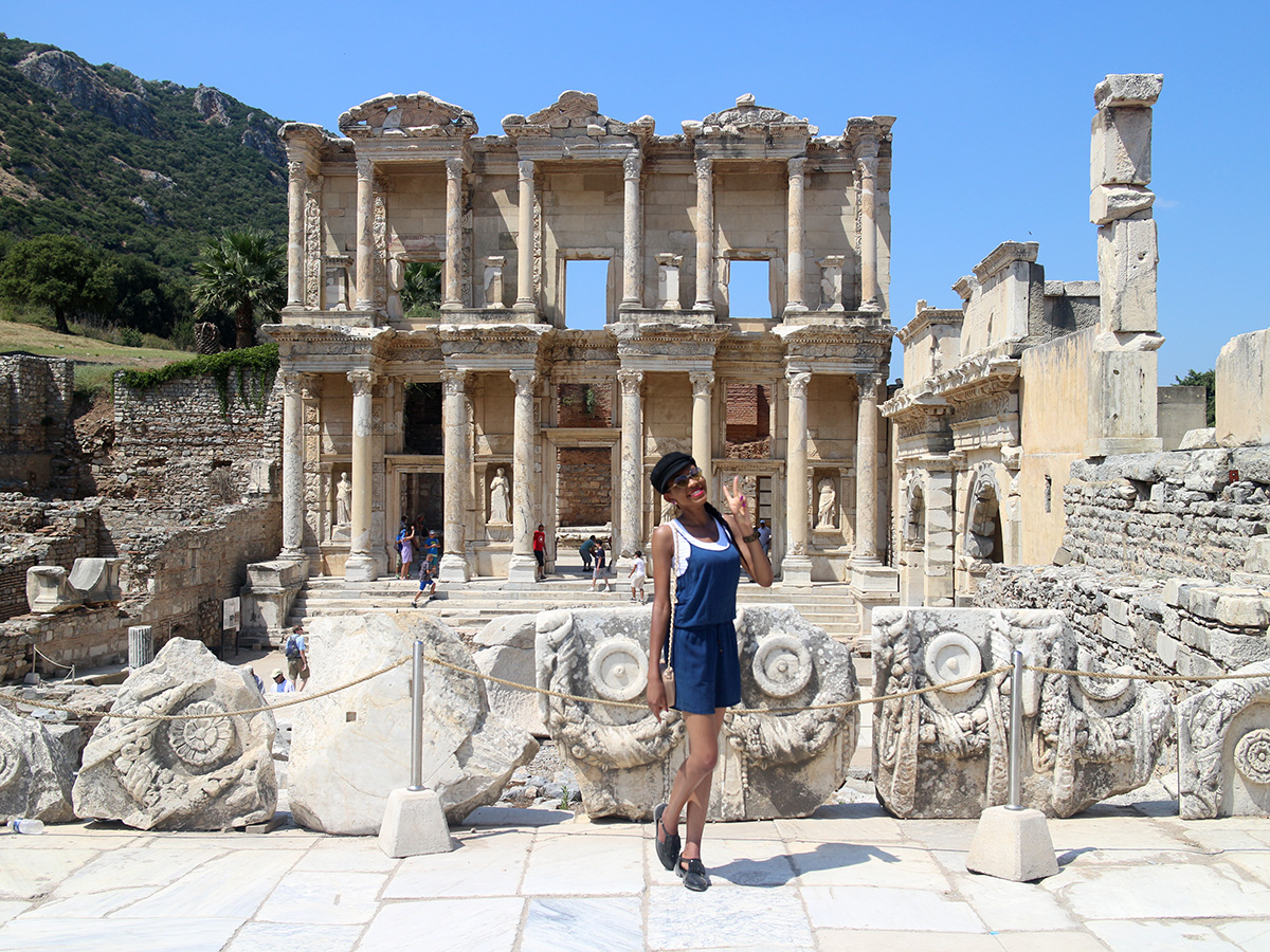 modavracha-at-library-of-celsus-ephesus