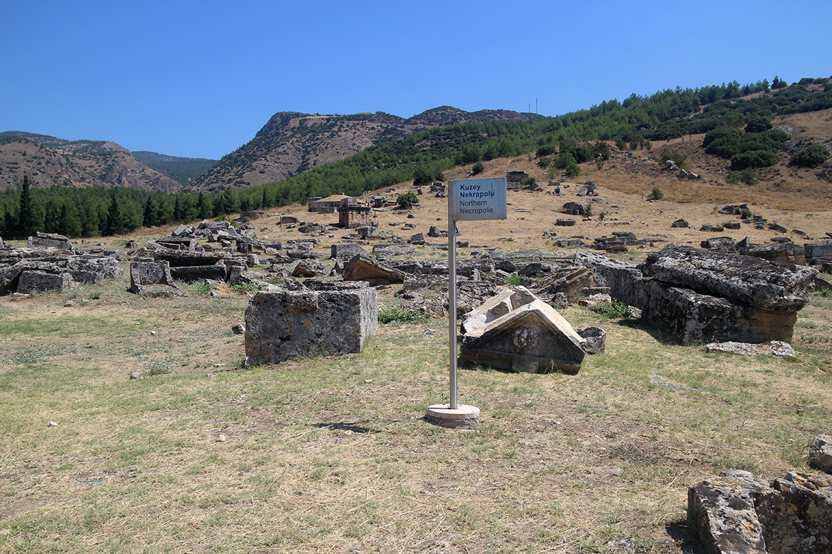 necropolis in hierapolis