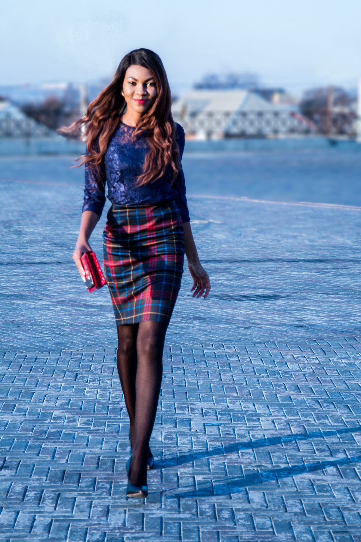 Lace-on-plaid-outfit