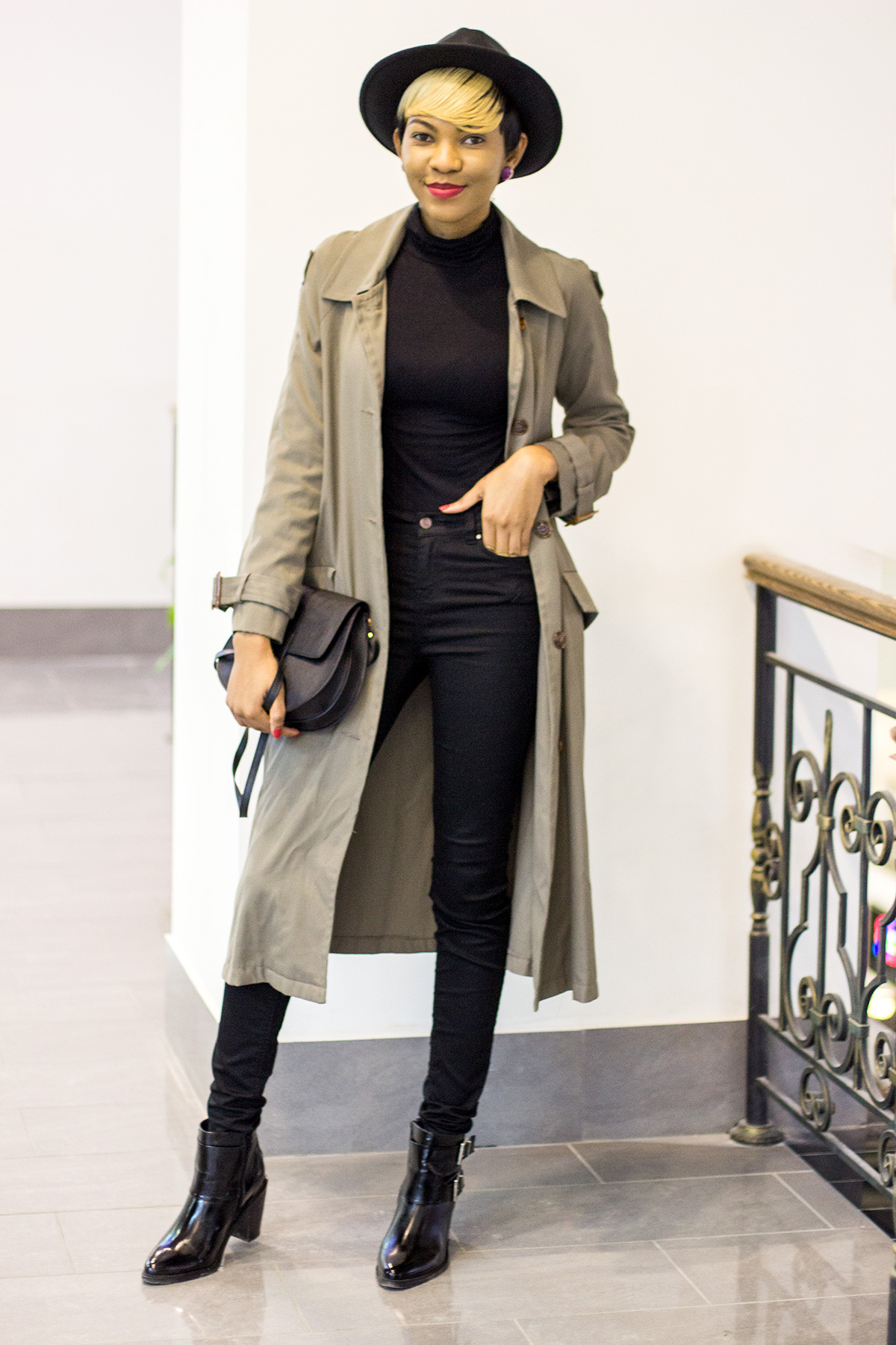 Khaki style chic look on fashion blogger of modavracha blog