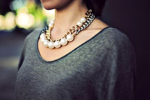 How to Wear Pearls with chains