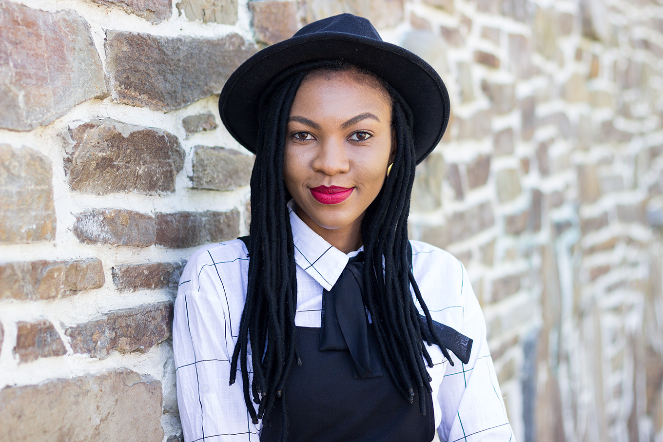 Black and white pinafore outfit