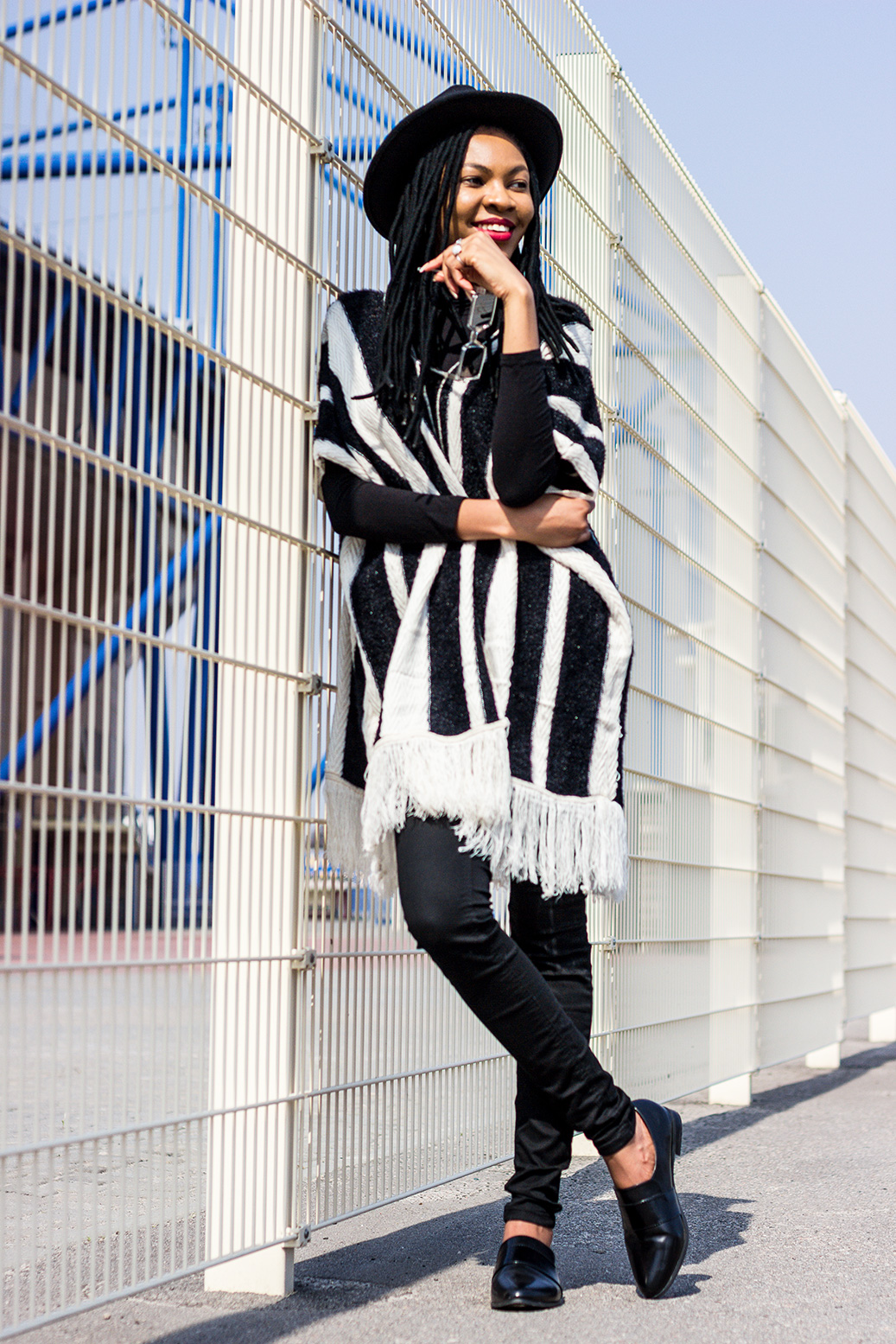 chic way to wear tassel kimono outfit