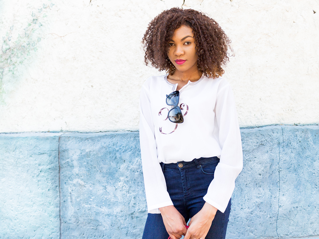 Embroidered neck blouse 