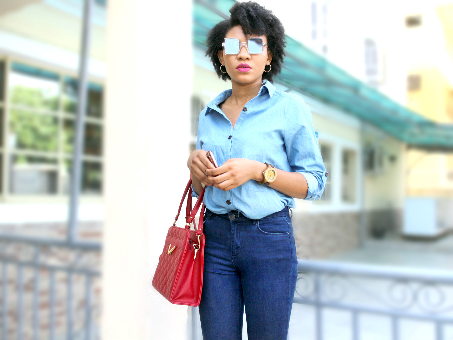 Contrast denim on denim outfit