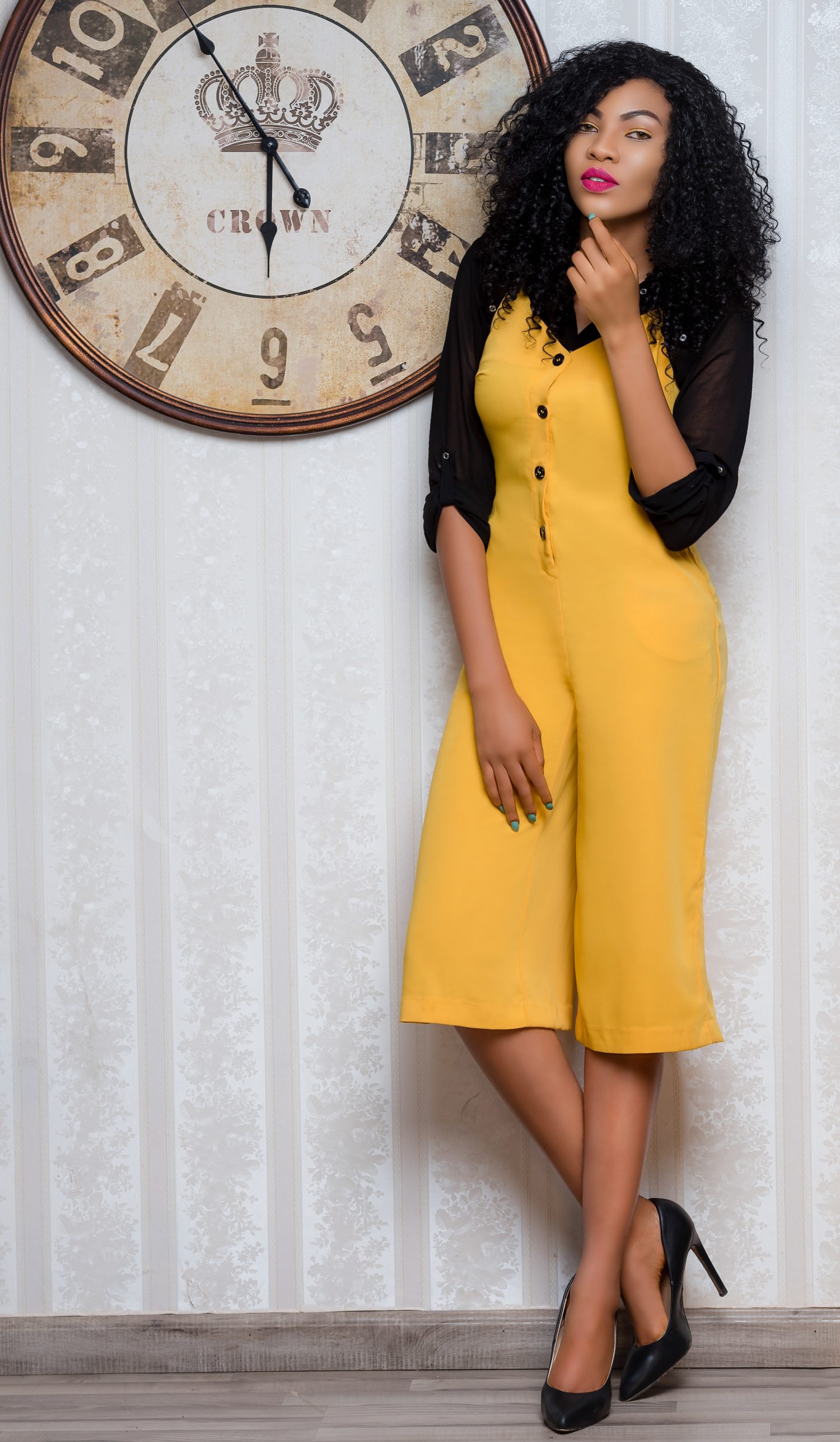 Yellow wide leg jumpsuit, Abuja based fashion blogger 