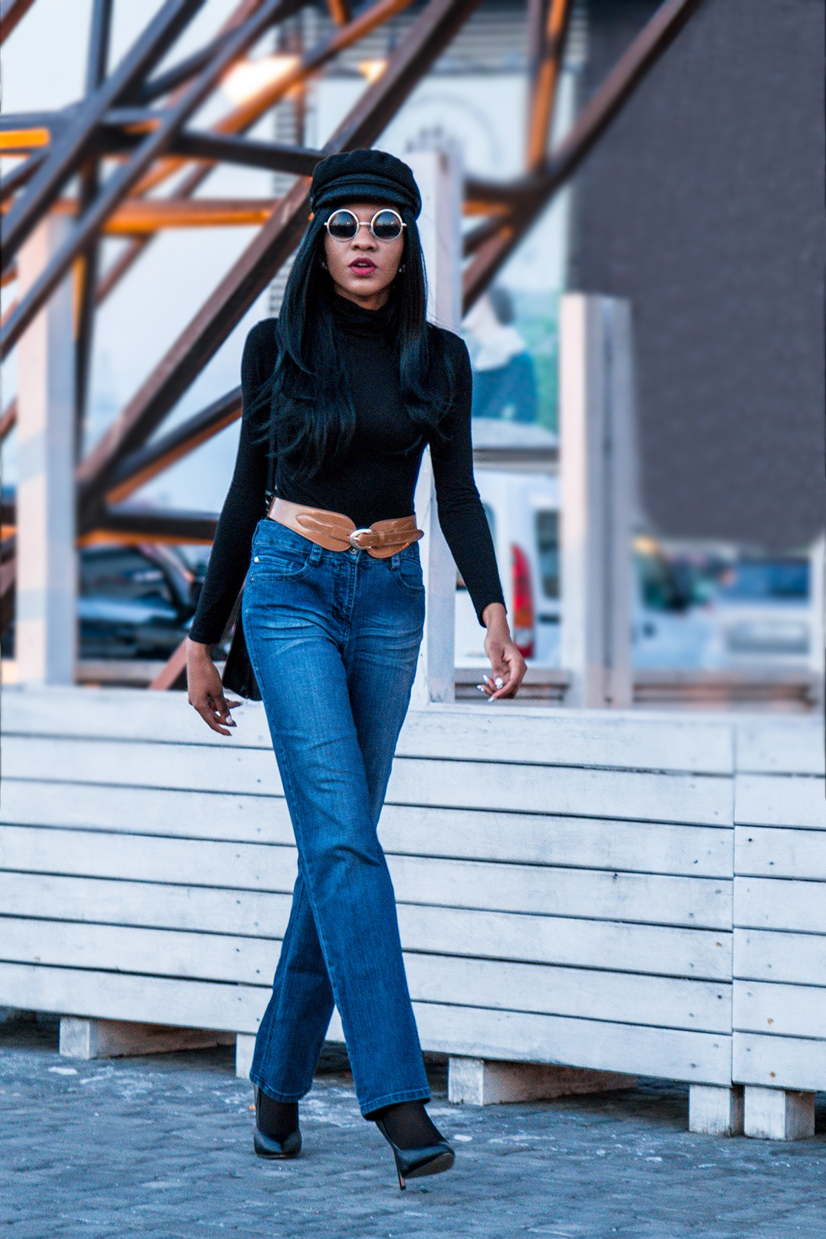 Retro Chic Look in Wide Leg Jeans