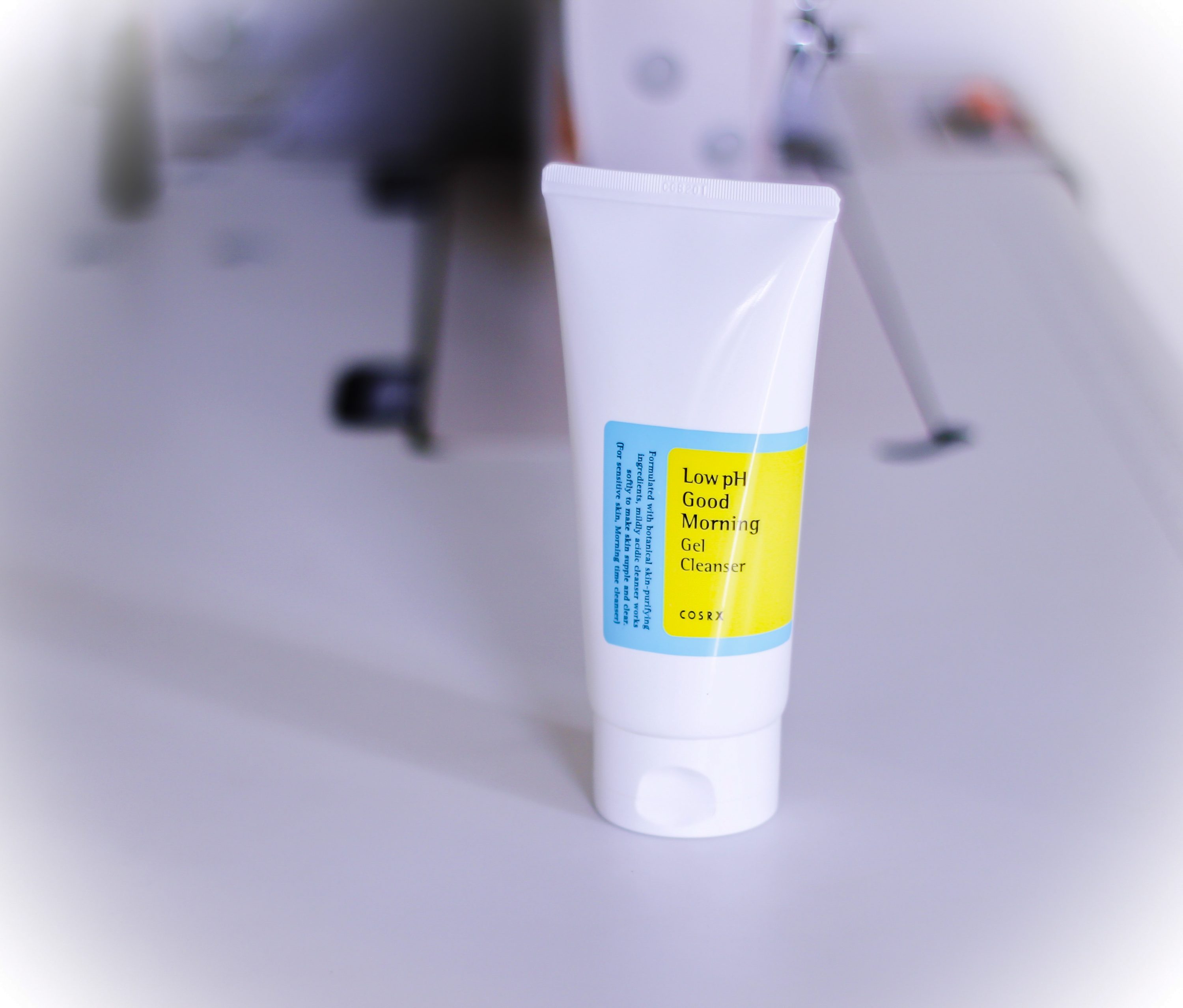 Nigerian blogger's cosrx low ph Goodmorning gel cleanser review